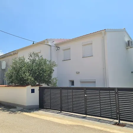 Lovely 2 Bedroom In 300m From The